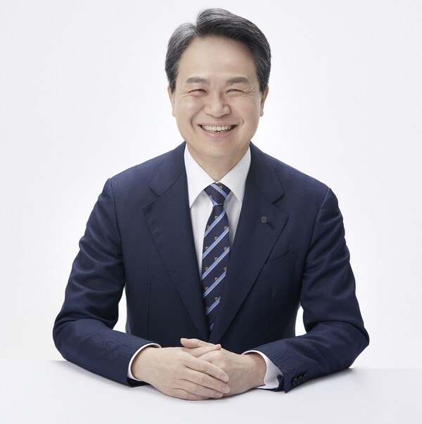 Jin Ok-dong, chairman of Shinhan Financial Group. (Photo provided by Shinhan Financial Group)